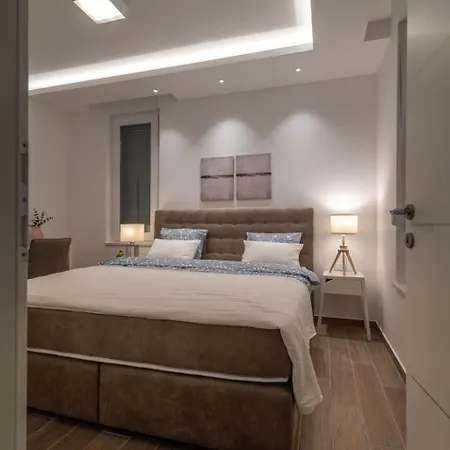 Luxurioese Ferienvilla Mit Privatem Pool By Interhome *