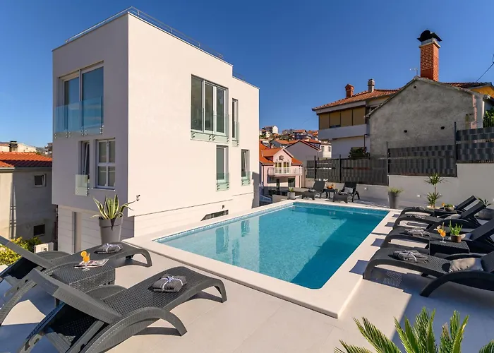 Dom wakacyjny Luxurioese Ferienvilla Mit Privatem Pool By Interhome *