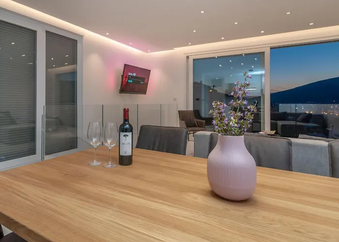 Сasa de vacaciones Luxurioese Ferienvilla Mit Privatem Pool By Interhome