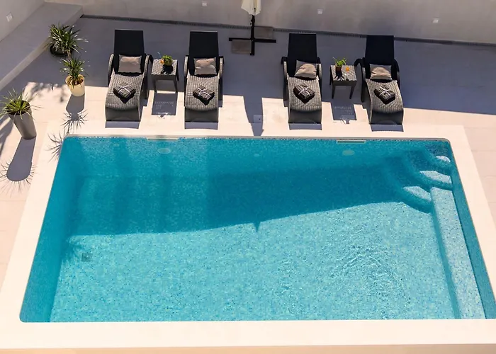 Сasa de vacaciones Luxurioese Ferienvilla Mit Privatem Pool By Interhome *