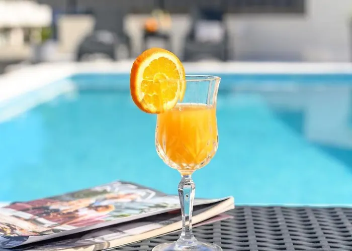 Luxurioese Ferienvilla Mit Privatem Pool By Interhome Сasa de vacaciones Trogir