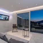 Vikendica Luxurioese Ferienvilla Mit Privatem Pool By Interhome