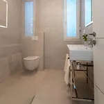 Luxurioese Ferienvilla Mit Privatem Pool By Interhome Vikendica