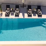 Vikendica Luxurioese Ferienvilla Mit Privatem Pool By Interhome *
