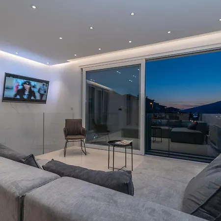Luxurioese Ferienvilla Mit Privatem Pool By Interhome Trogir