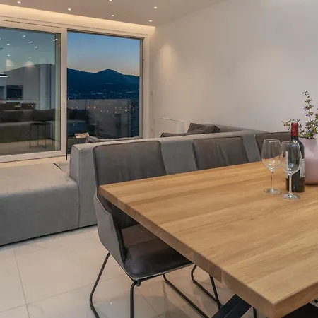 Luxurioese Ferienvilla Mit Privatem Pool By Interhome