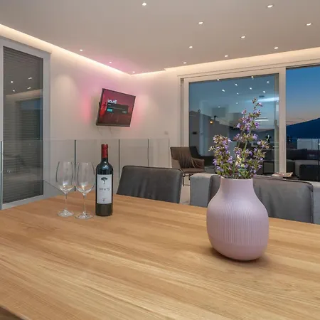 Ferienhaus Luxurioese Ferienvilla Mit Privatem Pool By Interhome