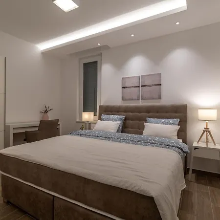 Luxurioese Ferienvilla Mit Privatem Pool By Interhome Ferienhaus Trogir