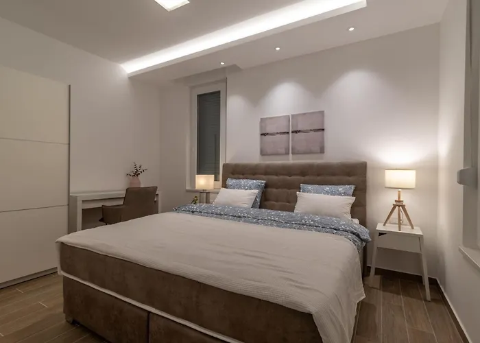 Luxurioese Ferienvilla Mit Privatem Pool By Interhome Nyaraló Trogir